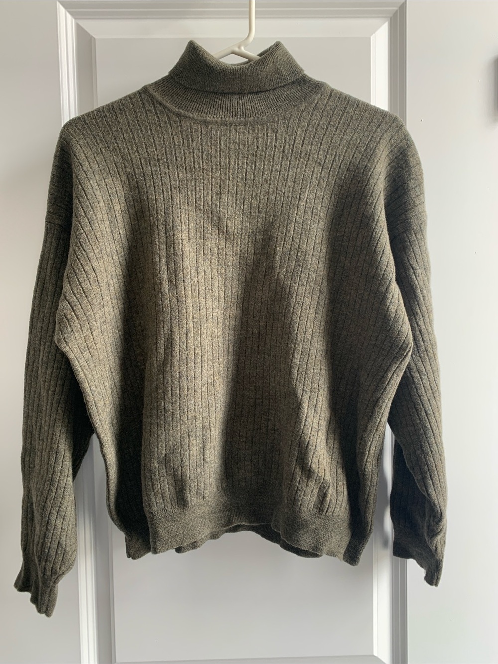 GAP Women's Olive Ribbed Turtleneck Sweater